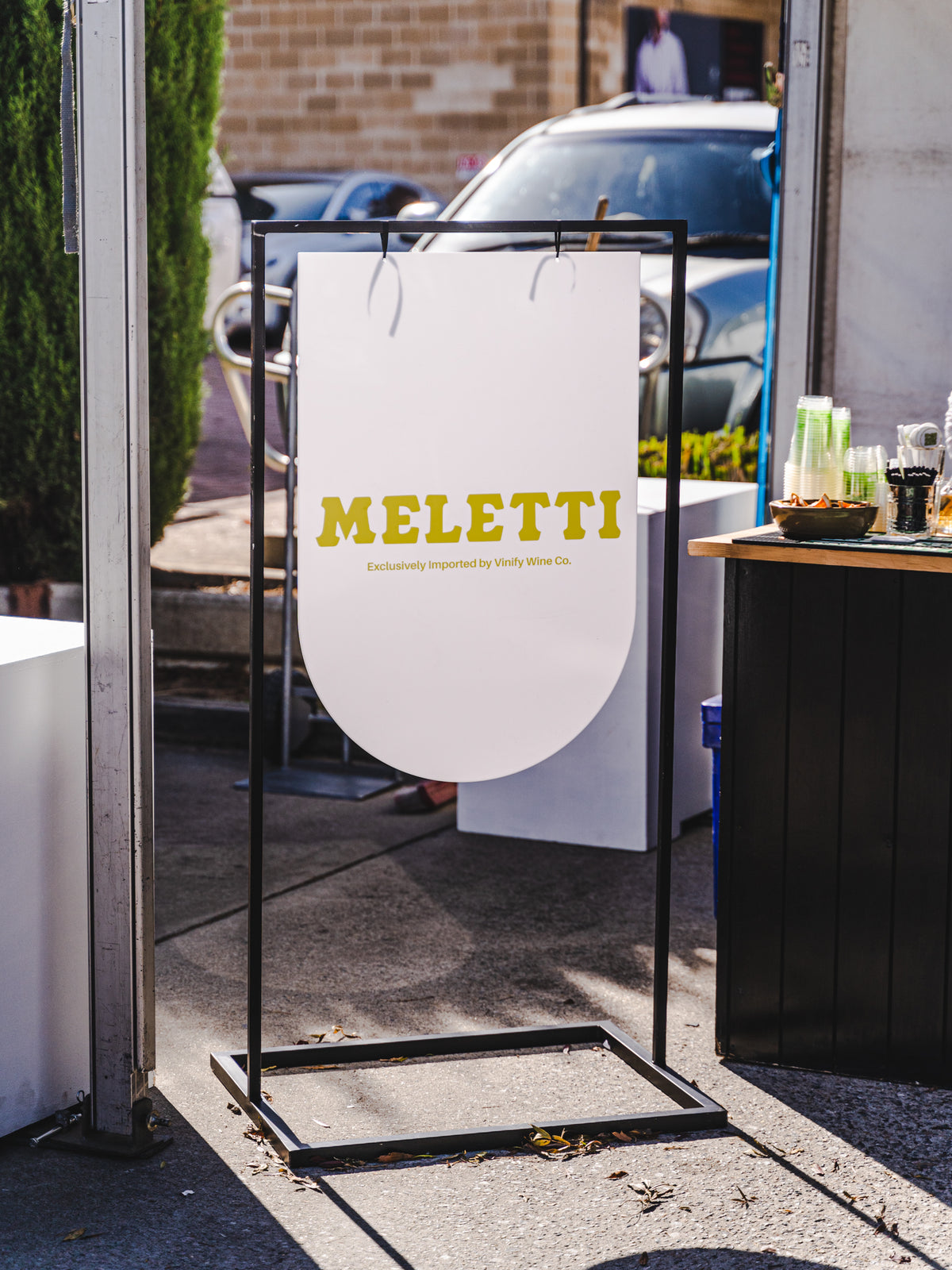 METAL HANGING STANDS